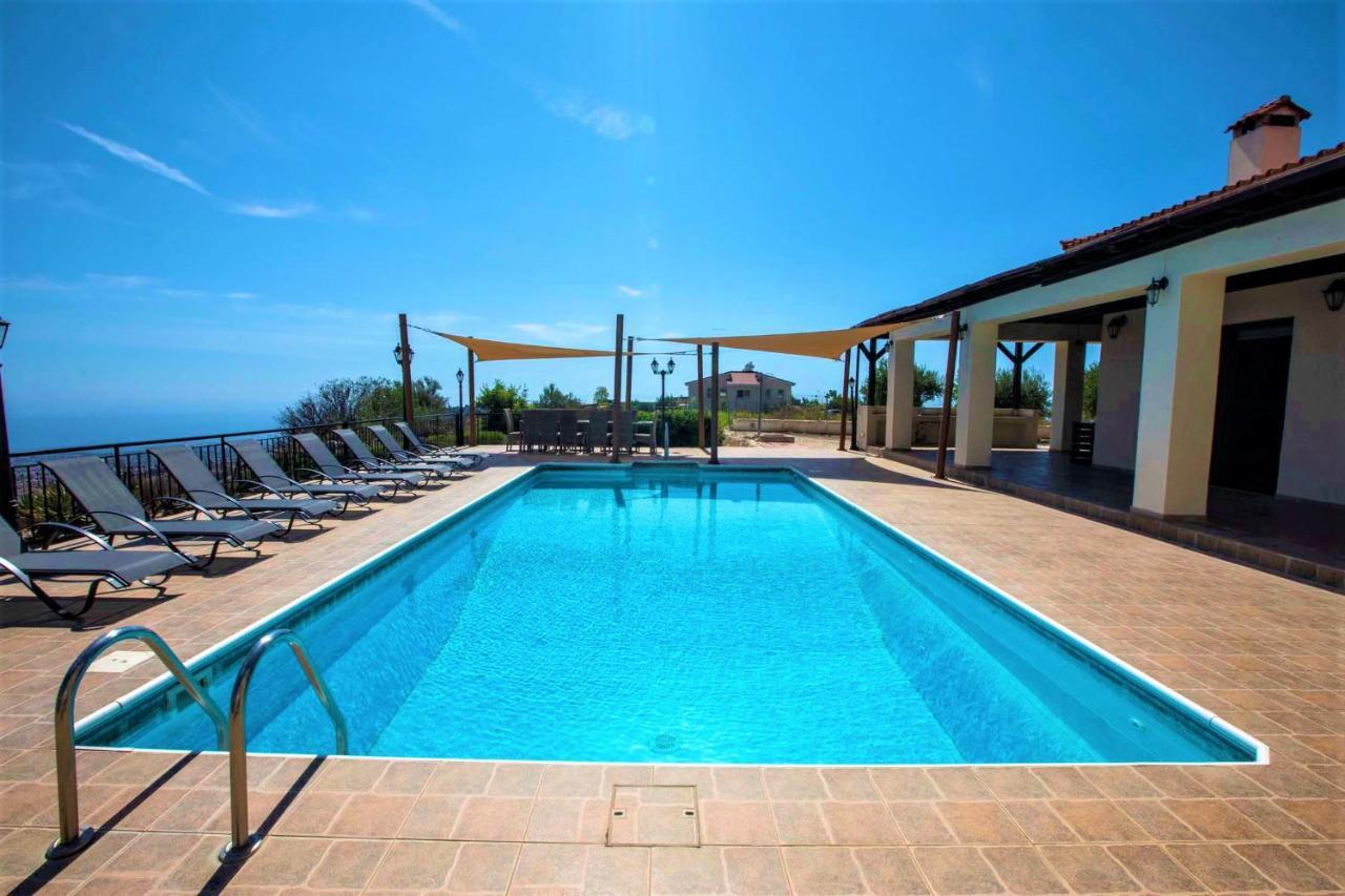 Villa Hills View *