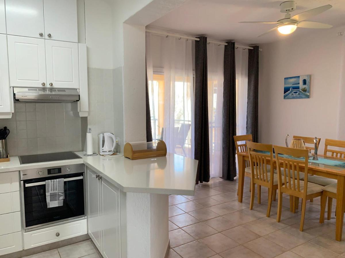 Kings Palace - Stylish, Modern 2 Bed With Sea Views Apartment