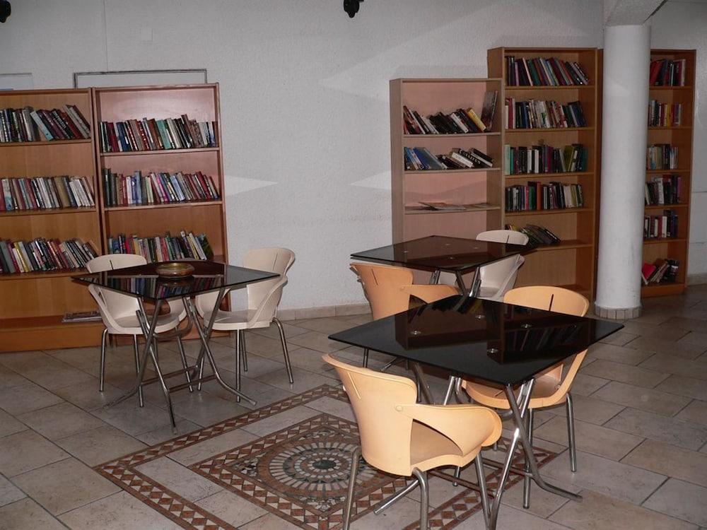 Blazer Aparthotel Larnaca