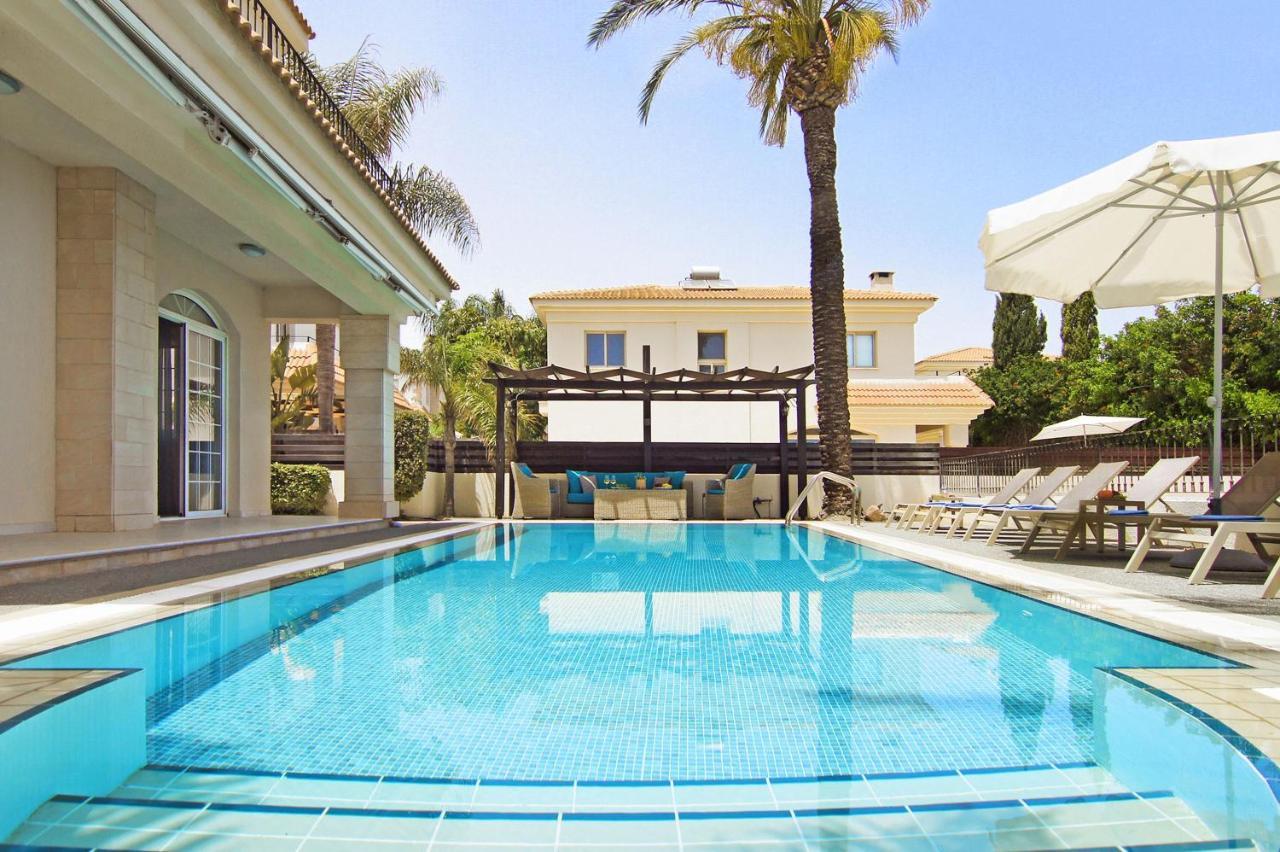 Oceania - Beachfront Villa