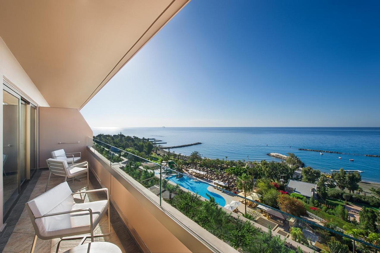 Four Seasons Hotel 5*