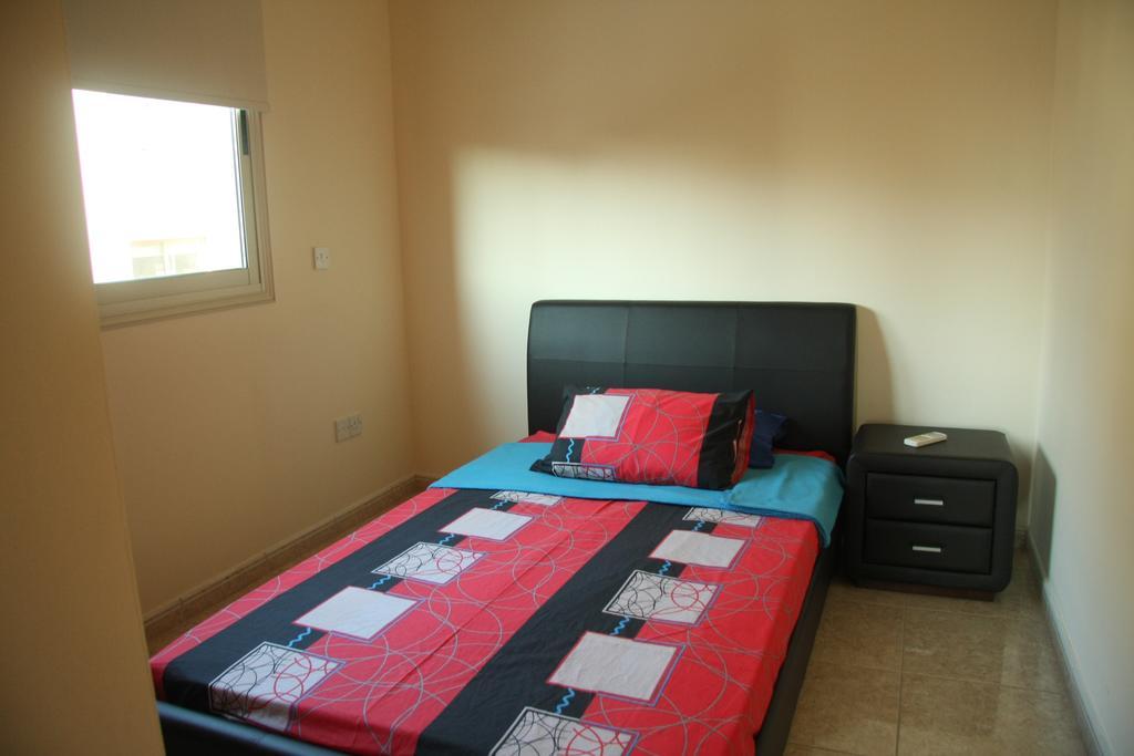 Theos Holiday Houses *