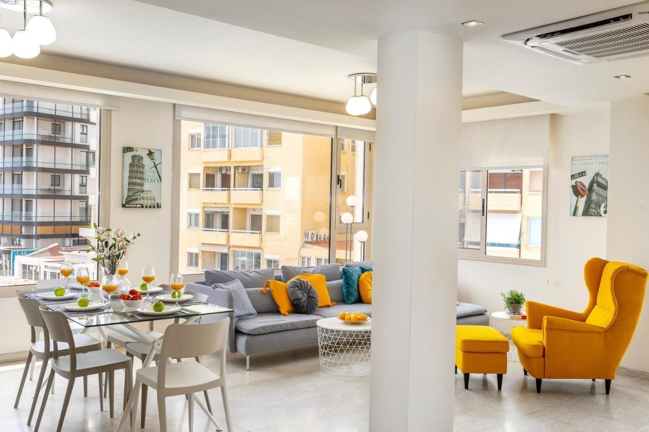 Mackenzie Beachfront Eftyhia Apartment *