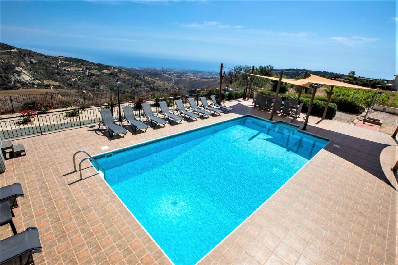 Hills View Villa *