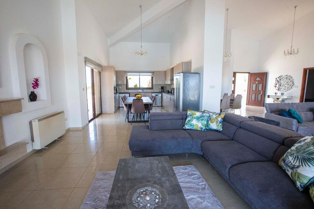 Villa Hills View