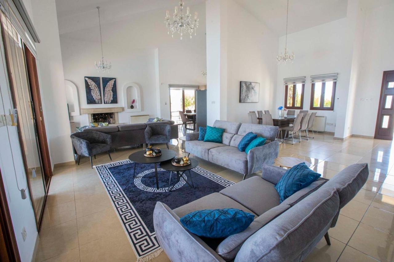 Villa Hills View