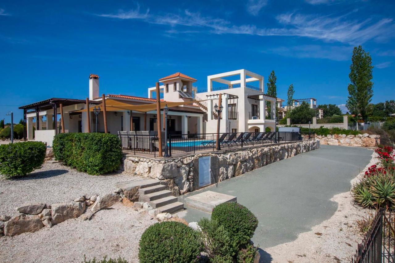 Hills View Villa *