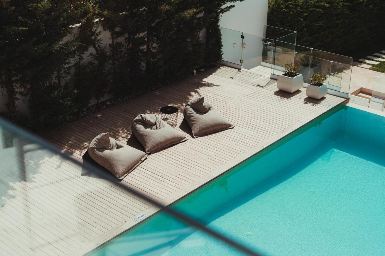 Beachfront Blue Waves Villa *