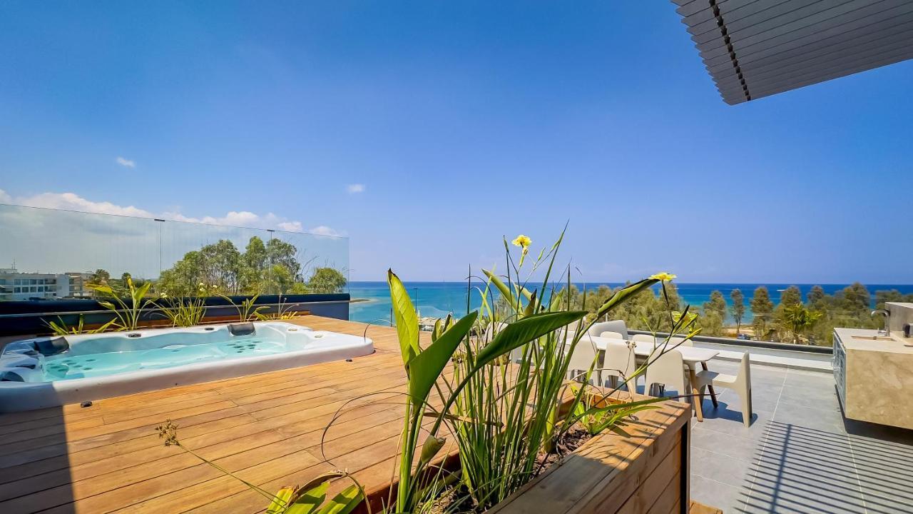 Sunrise Beachfront - 1 Villa