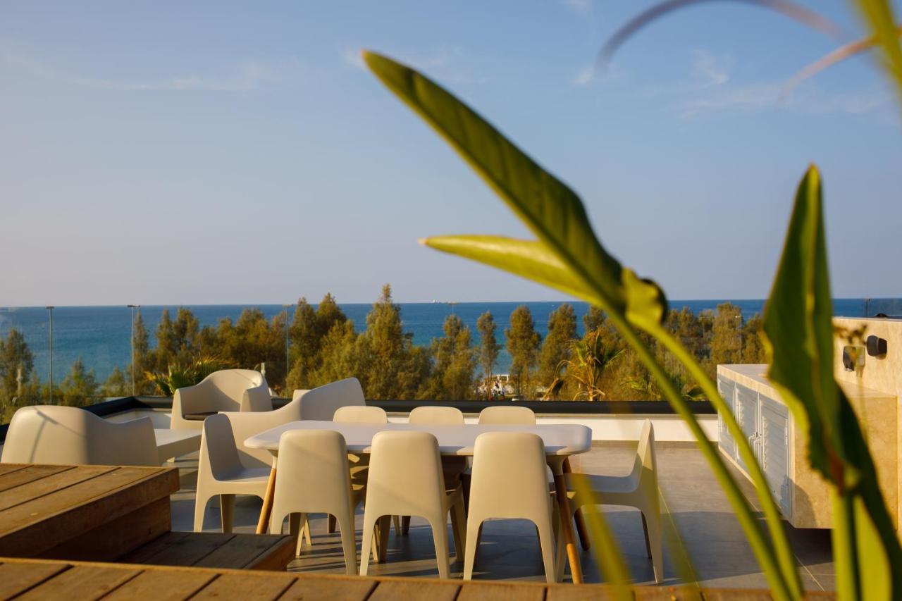 Sunrise Beachfront - 1 Villa