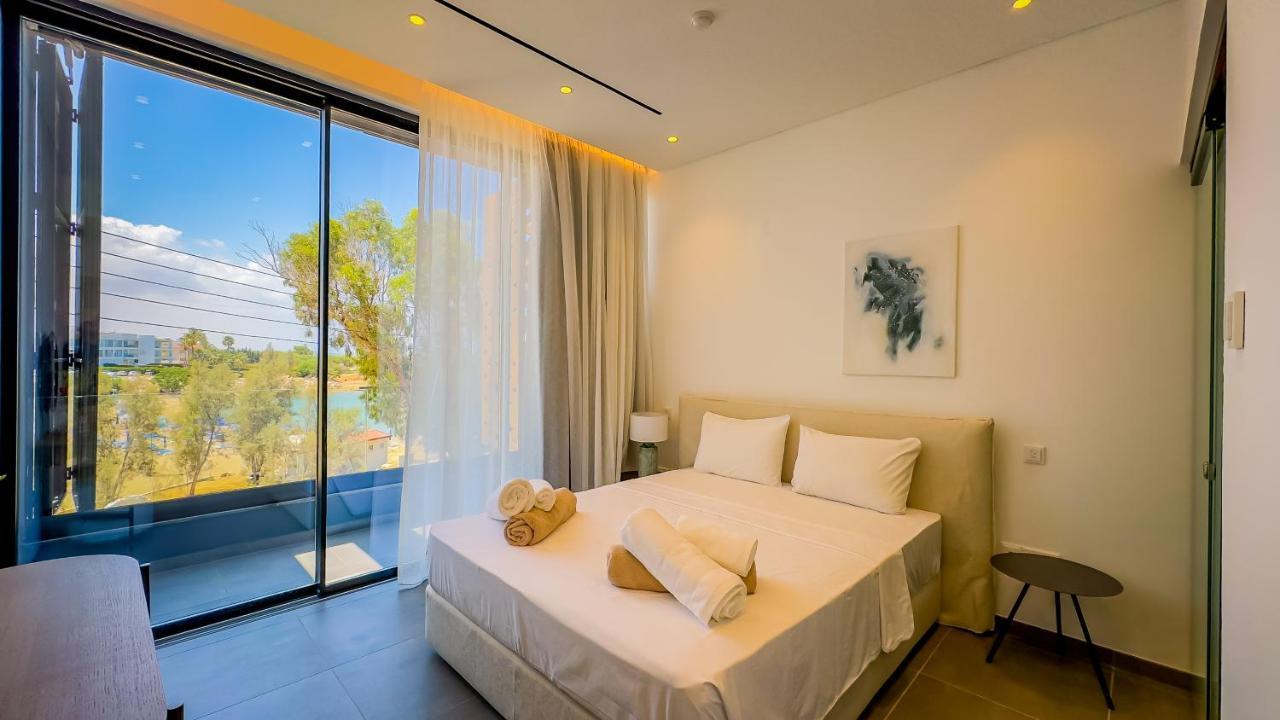 Villa Sunrise Beachfront - 1 *