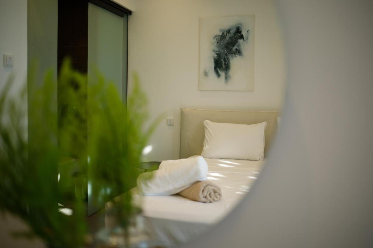Villa Sunrise Beachfront - 1 *