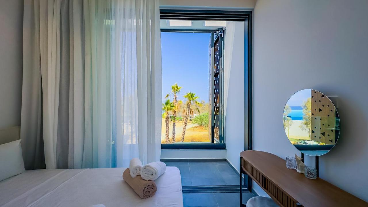 Sunrise Beachfront - 1 Villa