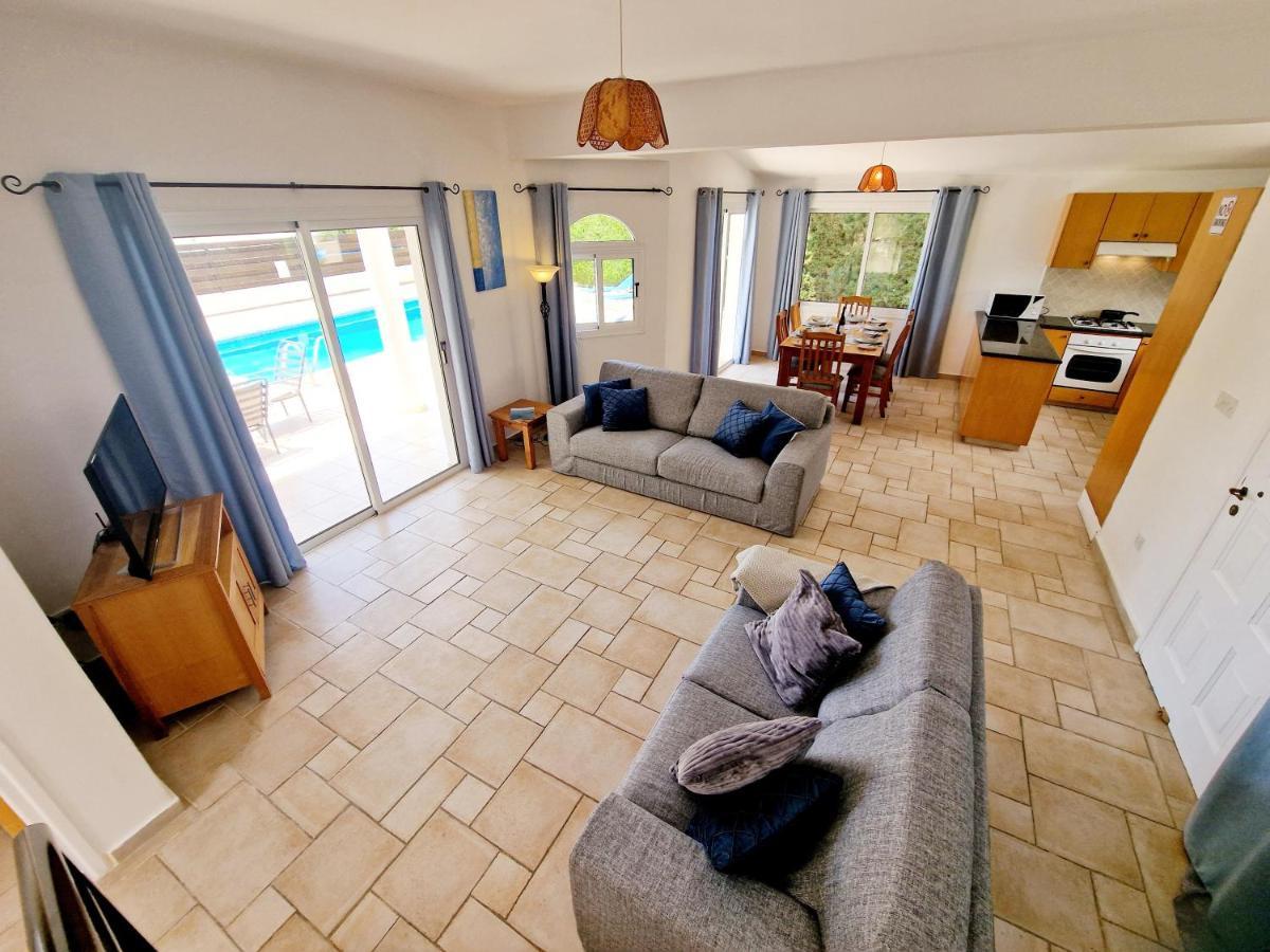 3 Bedroom Villa, Close To Coral Bay Strip And The Pousada