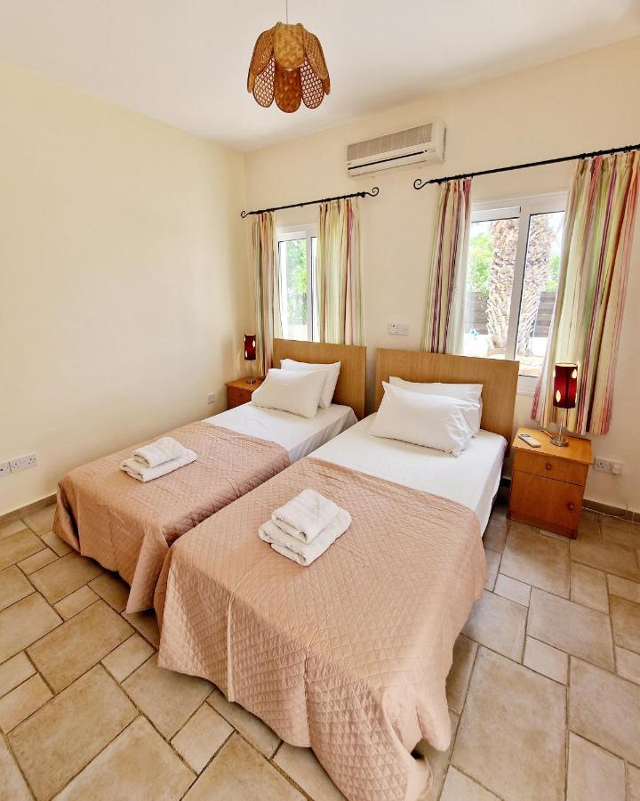 3 Bedroom Villa, Close To Coral Bay Strip And The