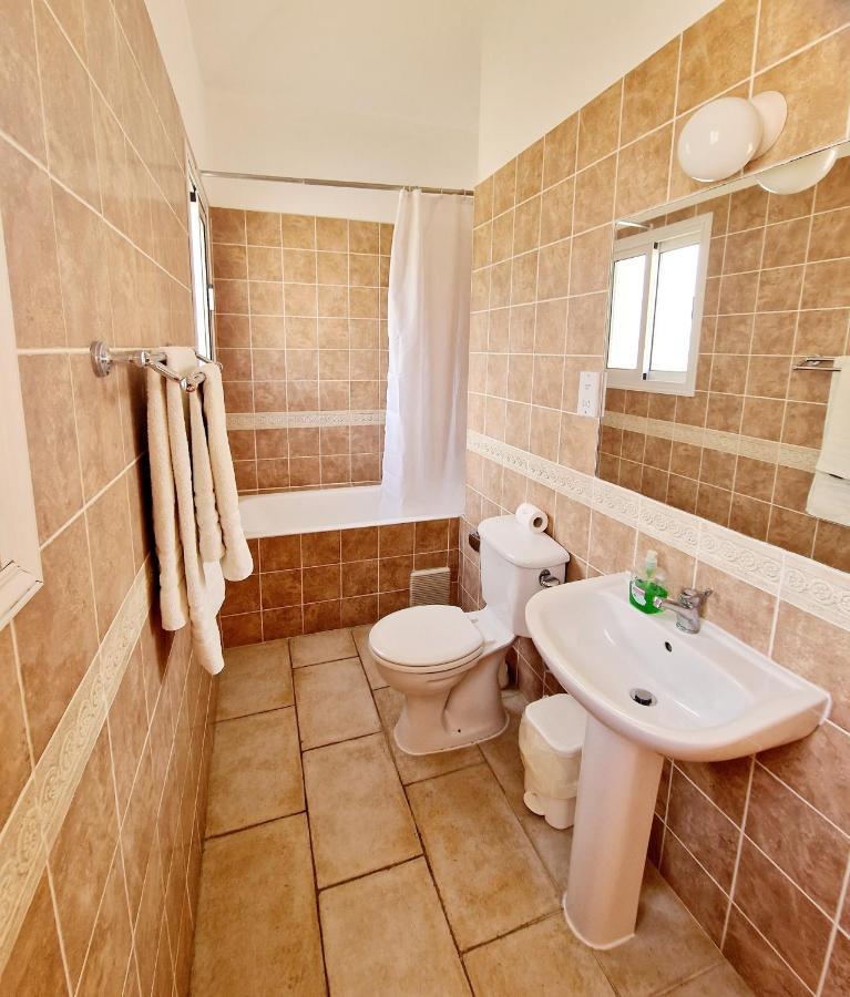 3 Bedroom Villa, Close To Coral Bay Strip And The Pousada *