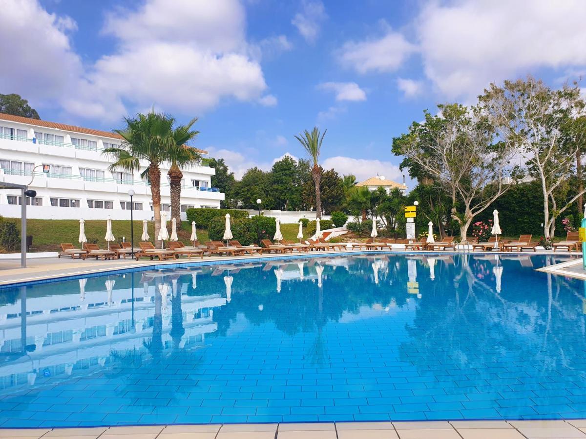 Hotel Adelais Bay