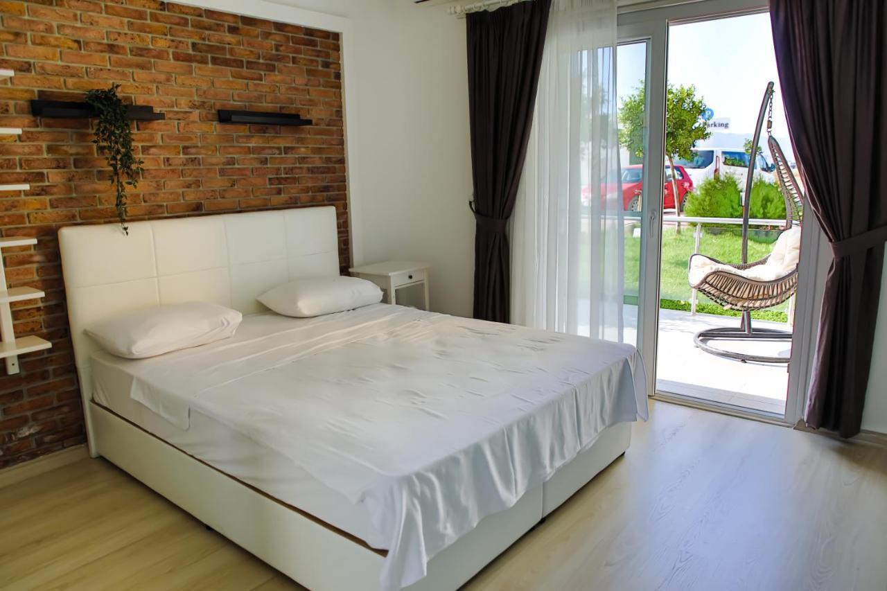 Apartment Garden View Two Bedroom In Caesar & Spa, Long *