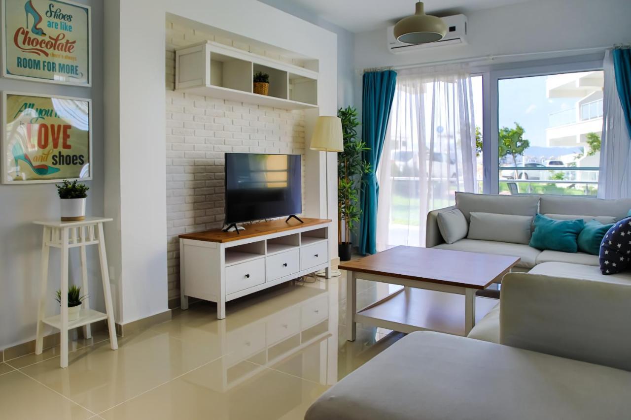 Garden View Two Bedroom In Caesar & Spa, Long *
