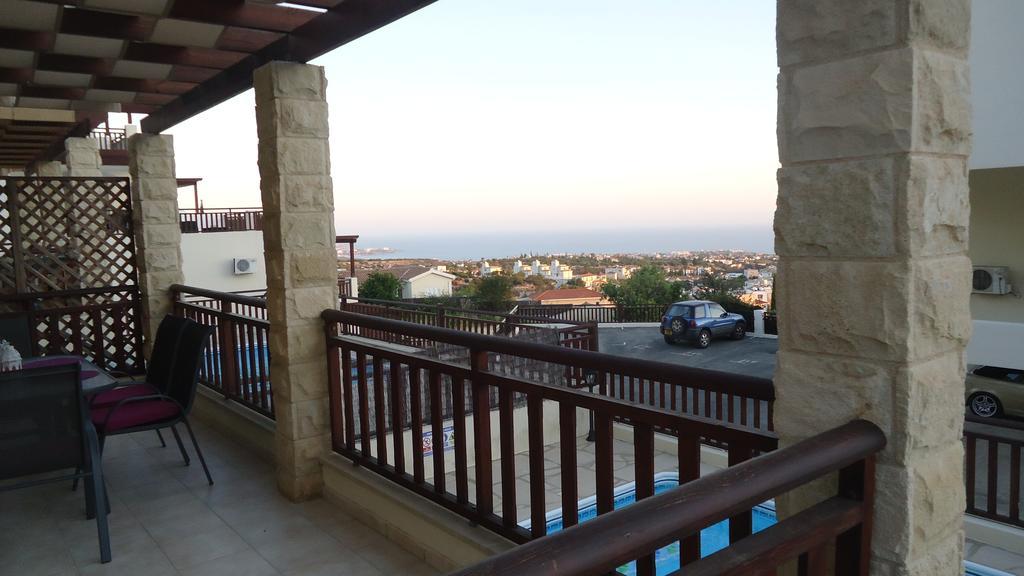 Loggin Holiday House Holiday home Peyia