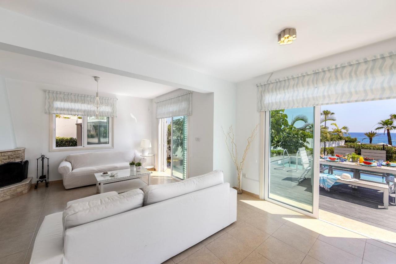 Sunrise Zen Seafront Villa *