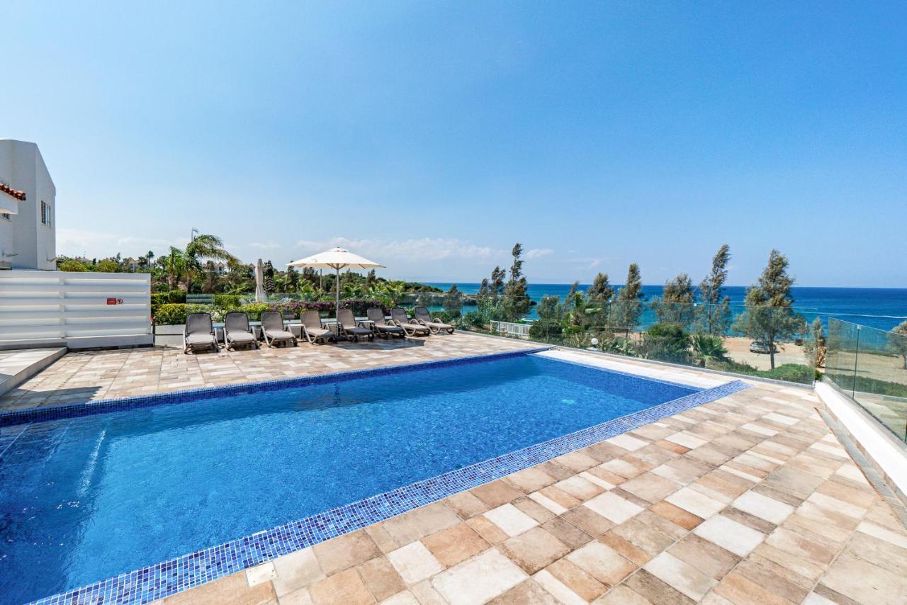 Villa Front Aqua Marina By Ezoria *