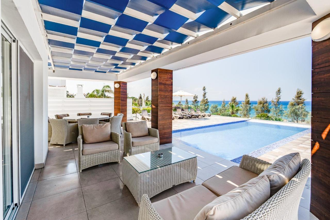 Villa Front Aqua Marina By Ezoria *