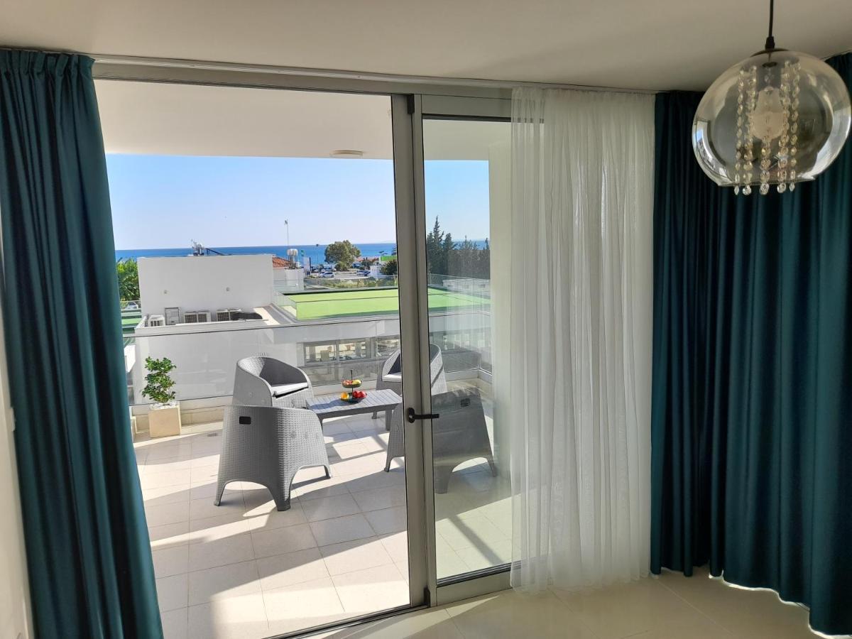 Sea View Retreat: Iskele With Mountain Vistas Apartment *