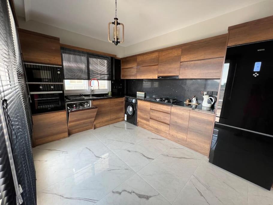 New Sea View Flat In Long Apartment