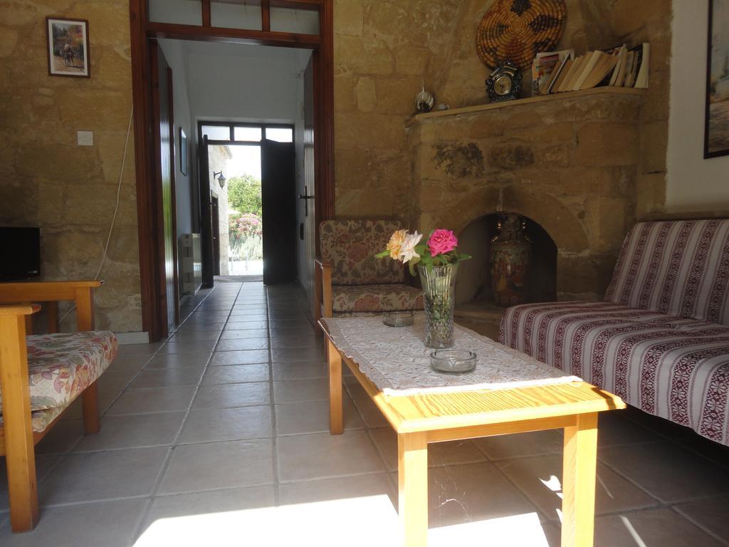 Spanos House Apartment *