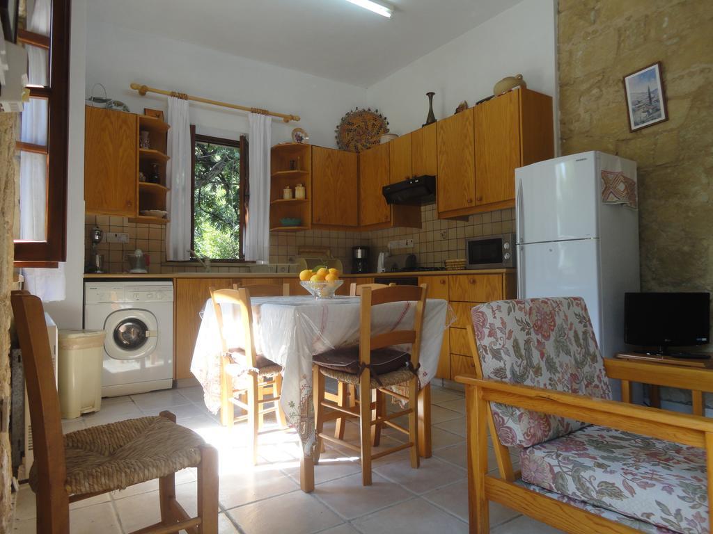 Spanos House Apartment *