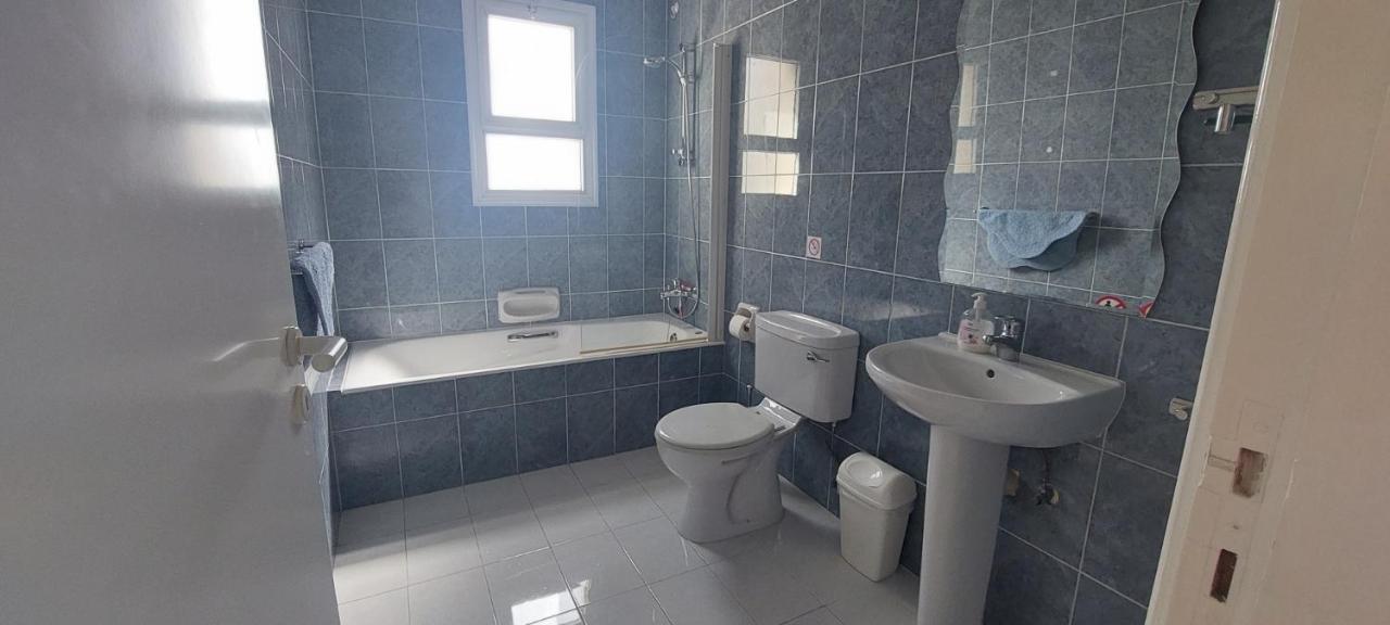 Apartment Spacious 2 Bedroom *