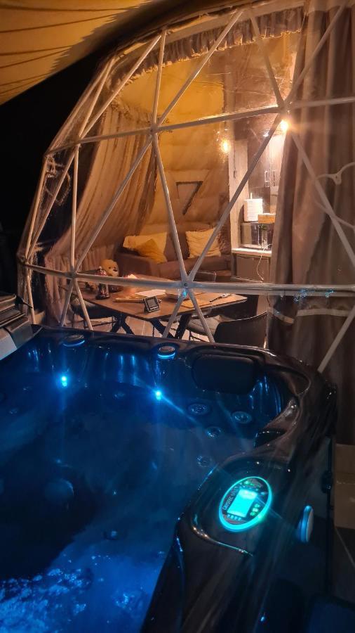 Glamping Boutique Luxe tent Agros