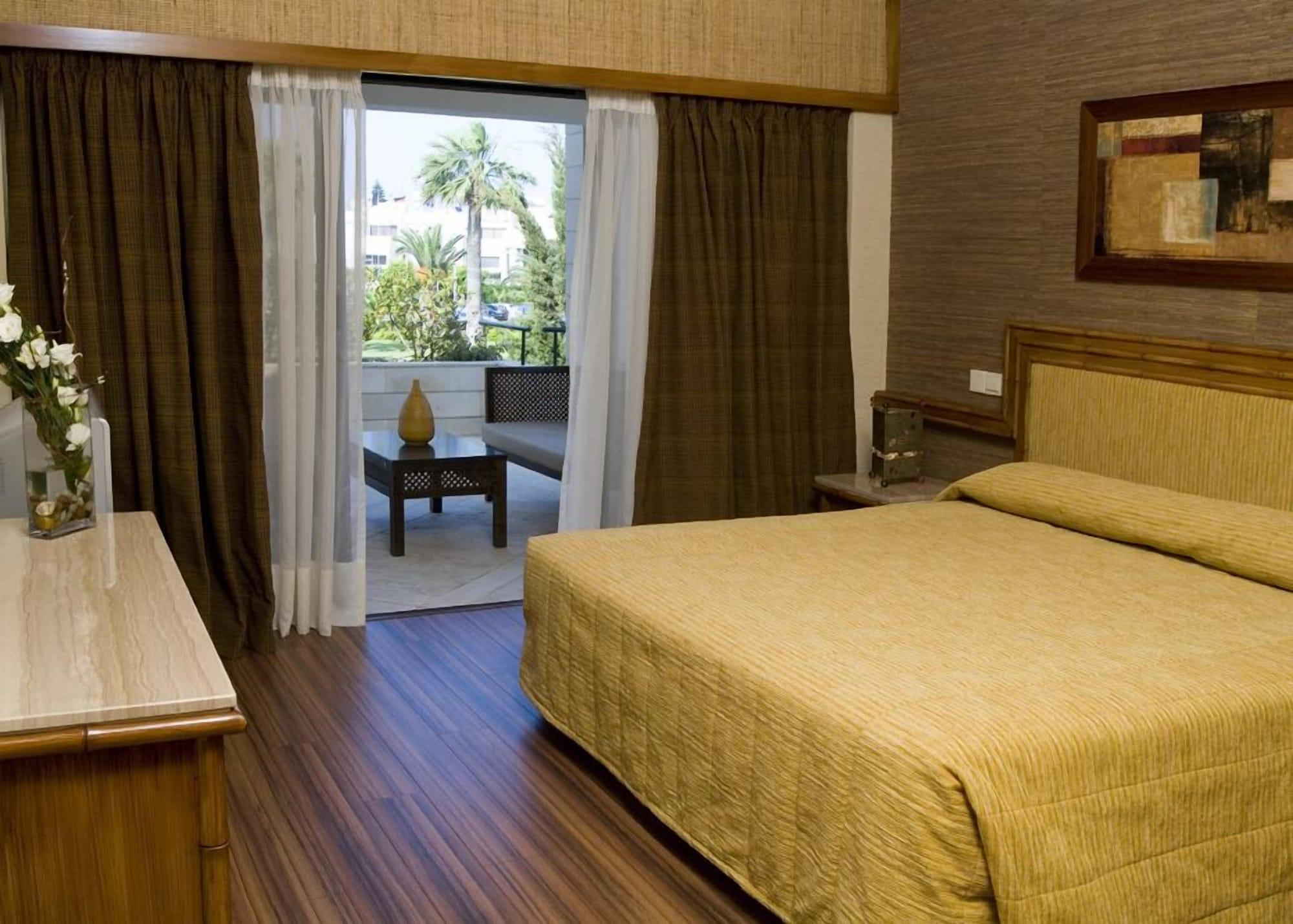 Palm & Resort