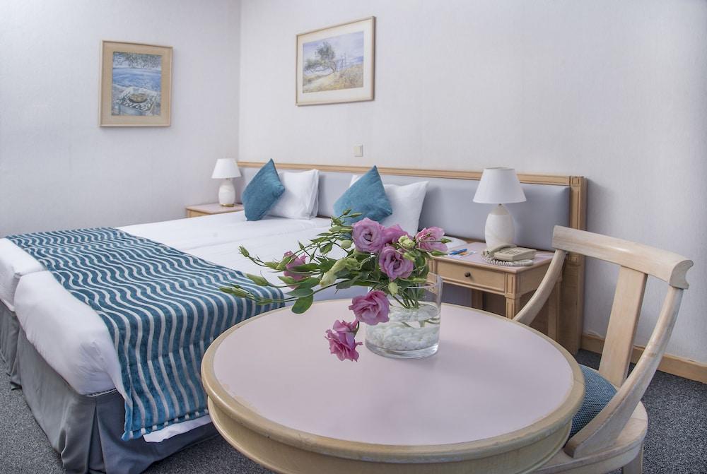 Palm & 4* Larnaca
