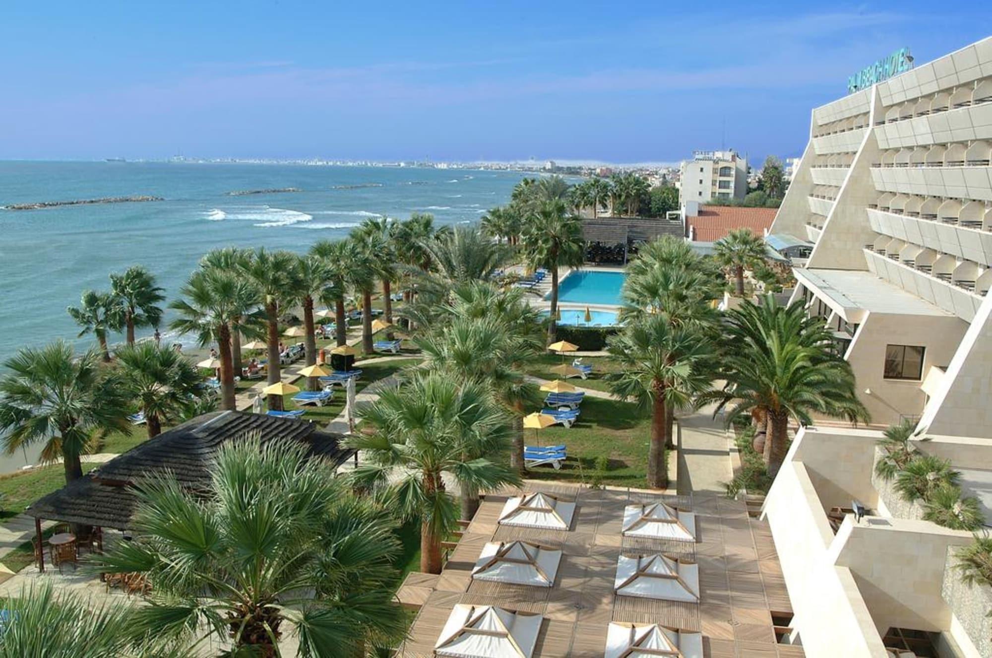 Resort Palm &
