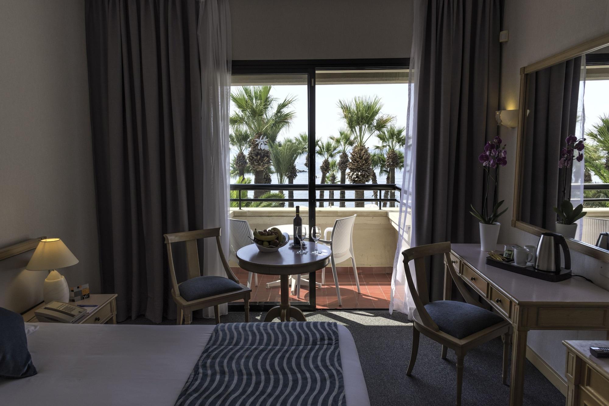 Palm & Resort 4*
