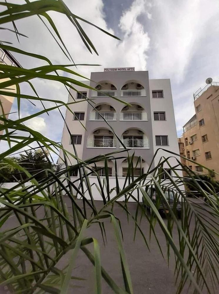 Aparthotel Polyxeni 3*