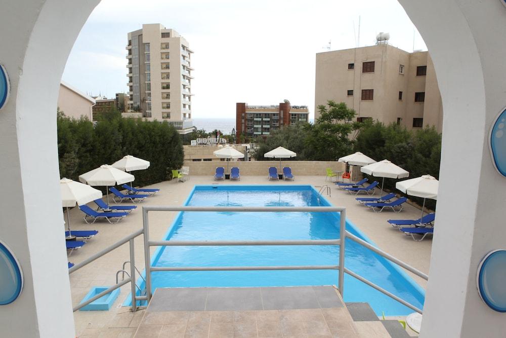 Aparthotel Polyxeni Limassol