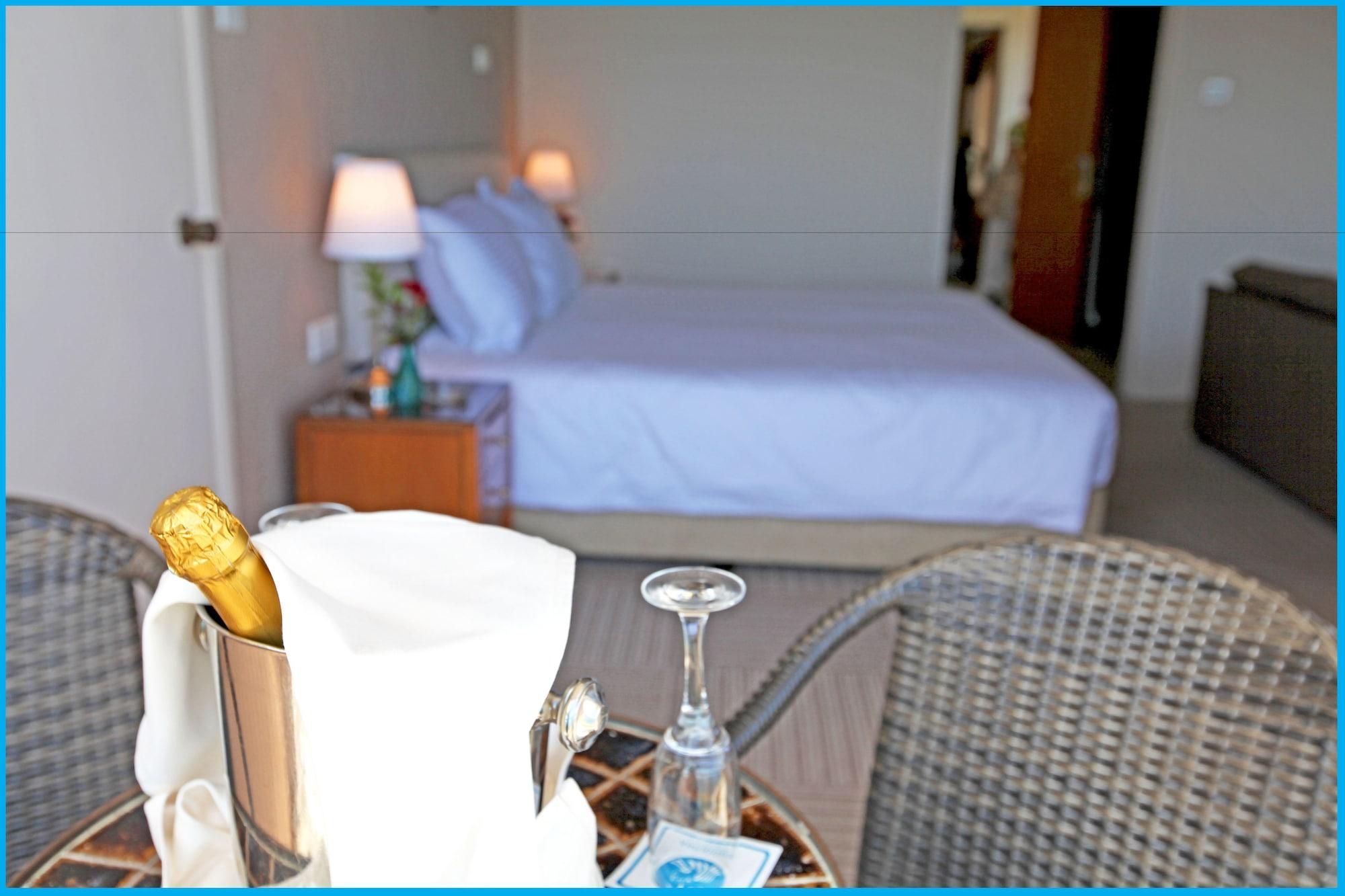 Hotel Poseidonia 4*