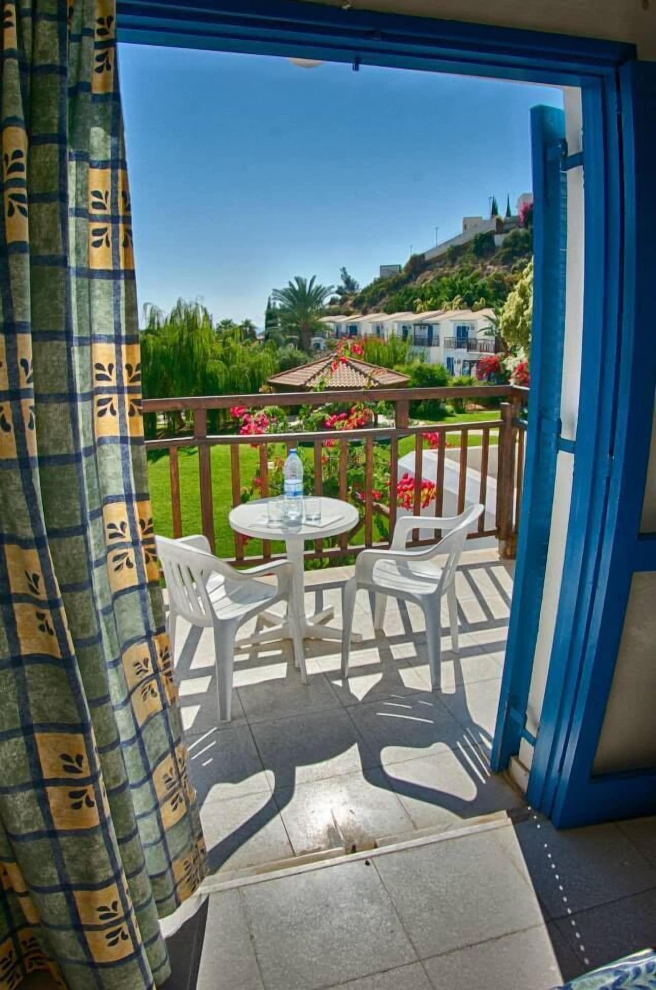 Aparthotel Hylatio Tourist Village 3*