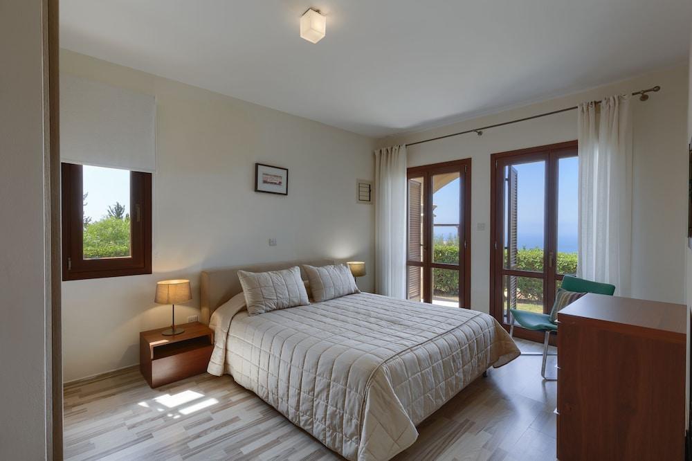 Apartment Residences *
