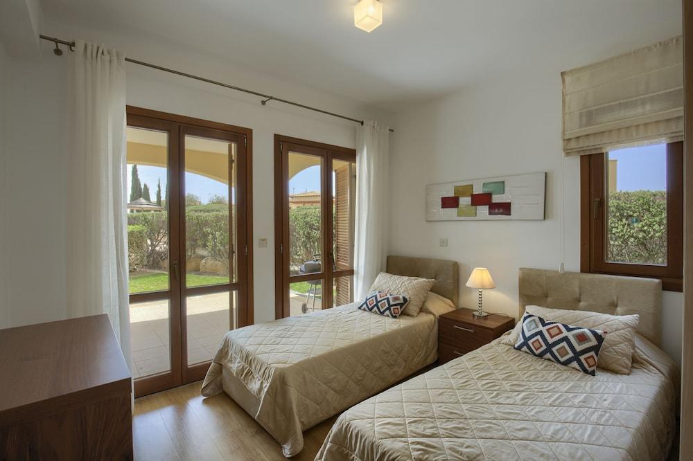 Apartment Residences Aphrodite Hills
