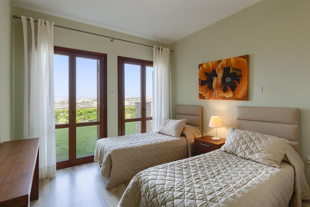 Apartment Residences Aphrodite Hills