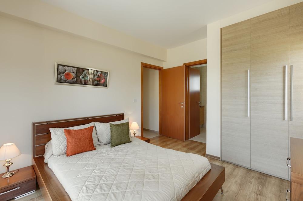 Apartment Residences *