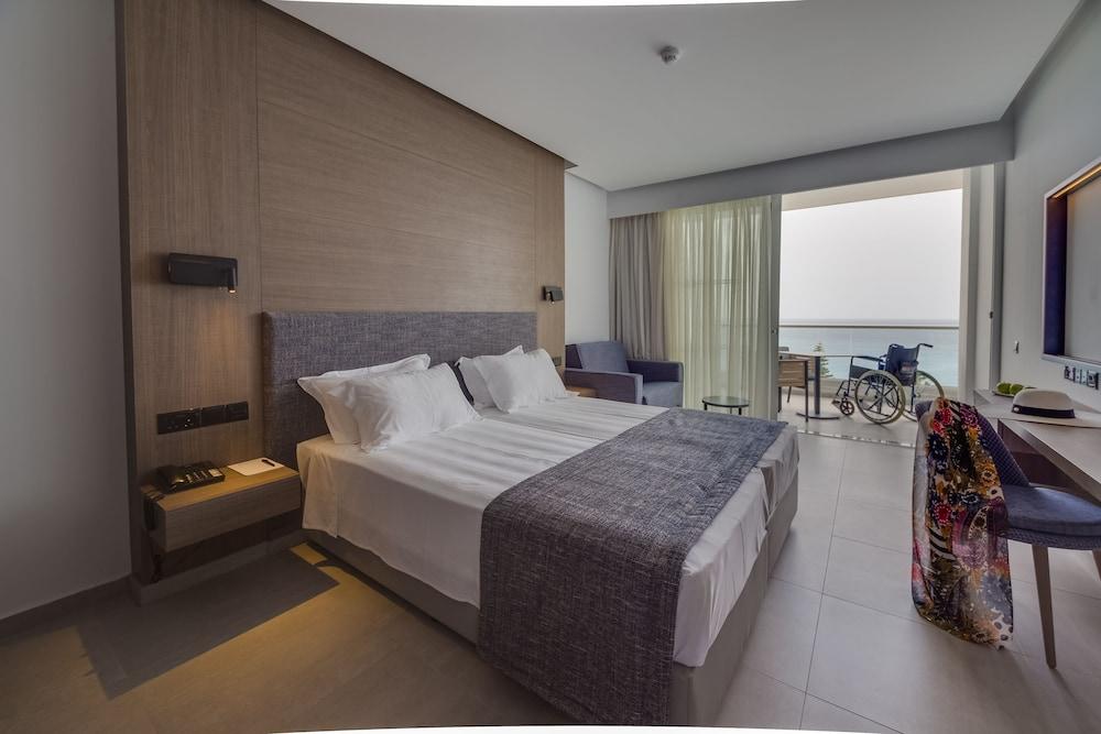 Hotel Cavo Maris Protaras