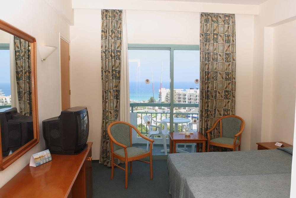 Hotel Antigoni 3*