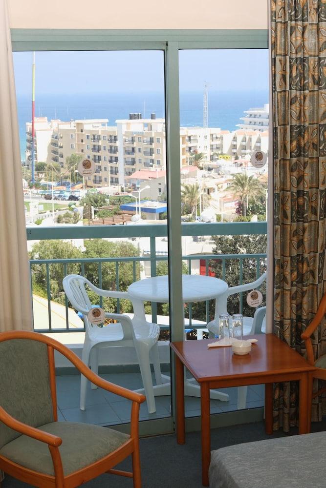 Hotel Antigoni 3*