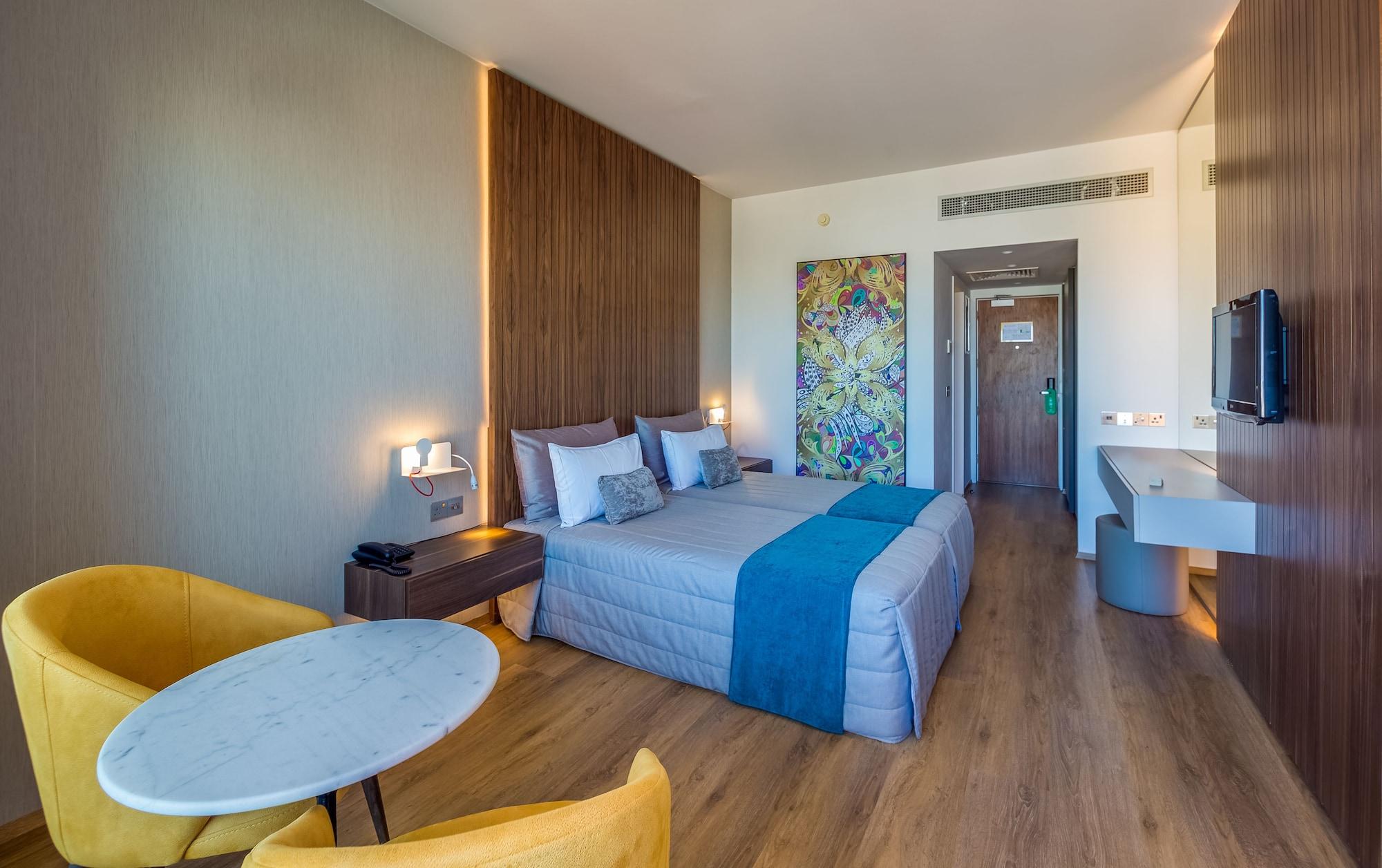 Sun Hall 4* Larnaca