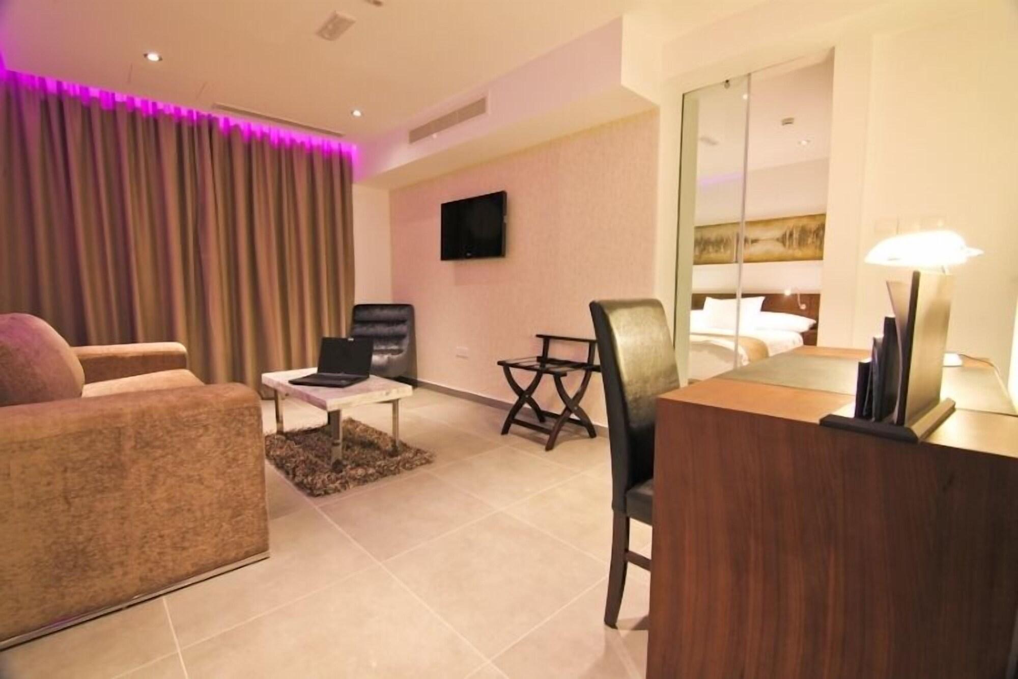Achilleos Hotel
